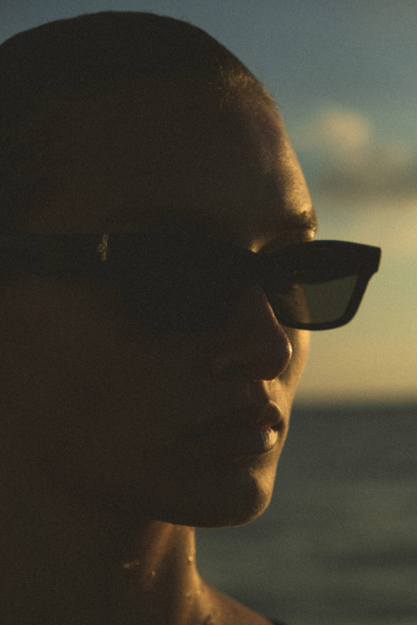 foto mujer al mar