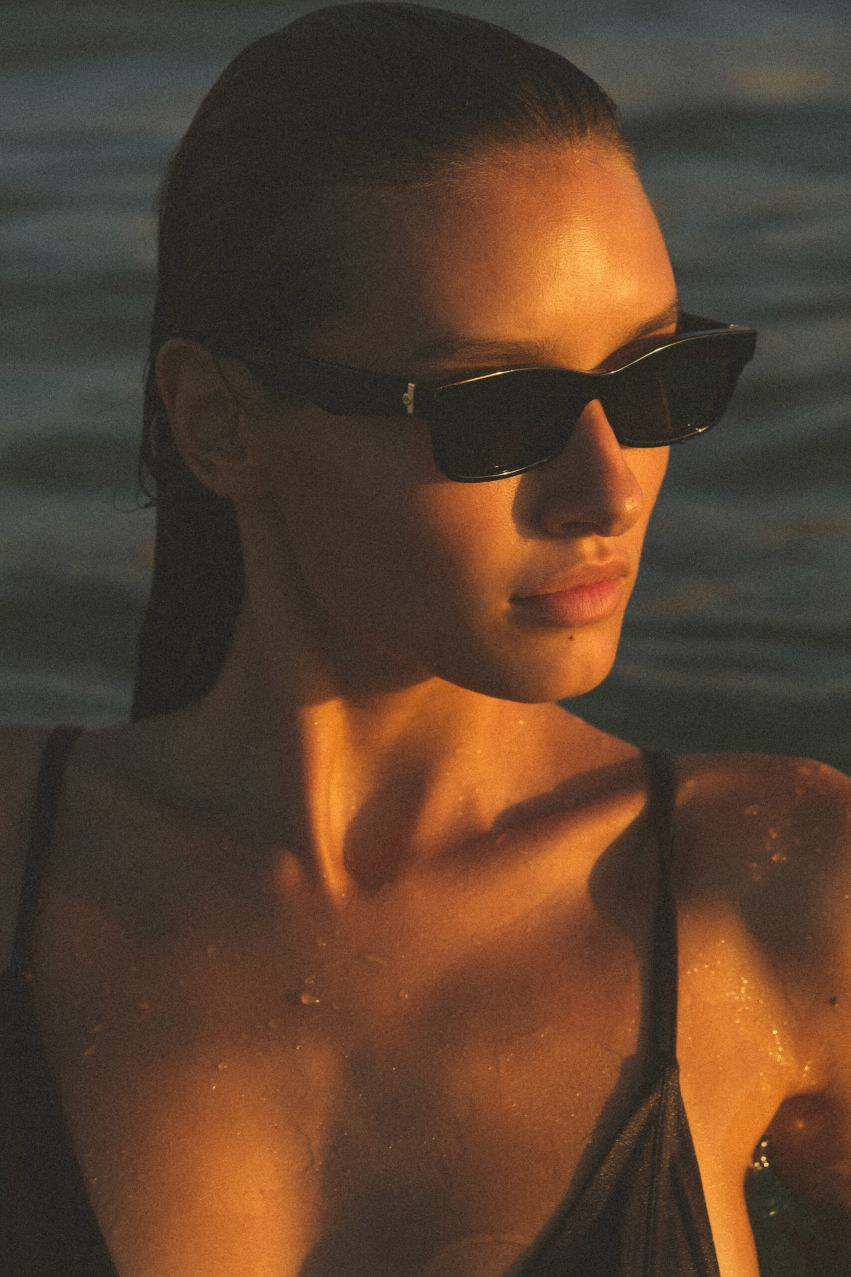 foto mujer al mar