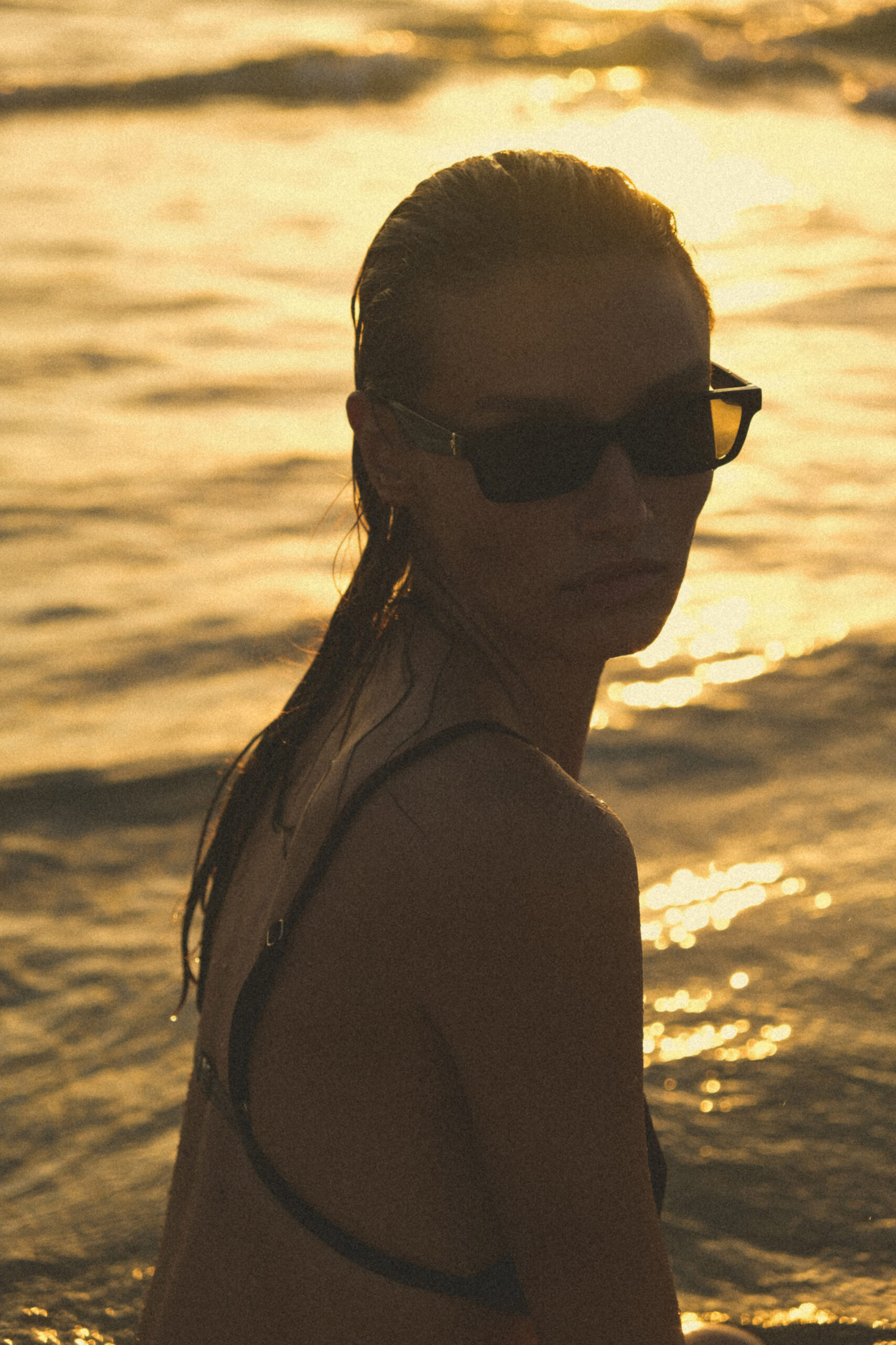 foto mujer al mar